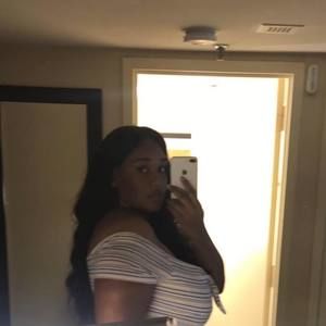 Meet your Posher, Crystal